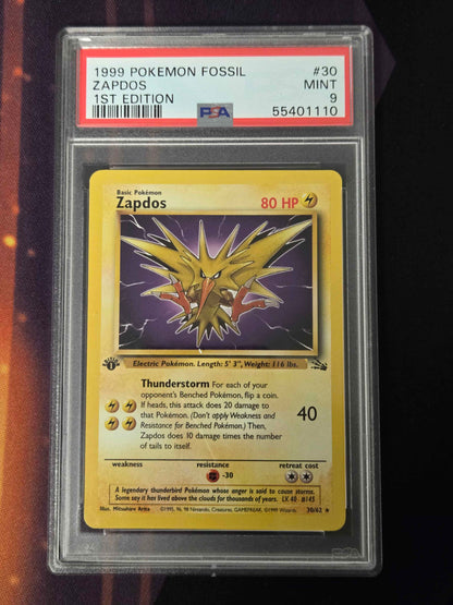 Pokemon Zapdos # 30 - Fossil 1st Edition - PSA 9
