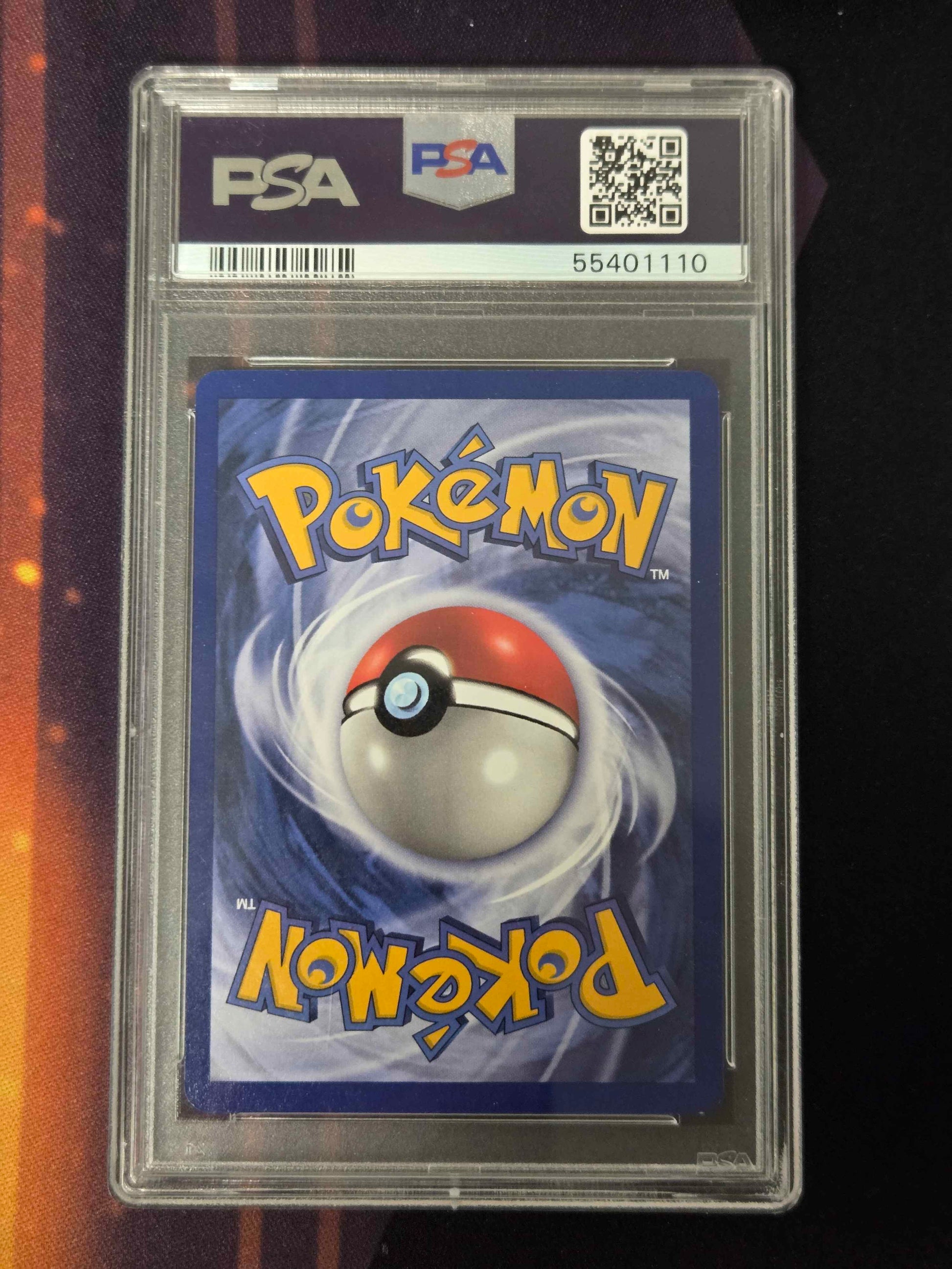 Pokemon Zapdos # 30 - Fossil 1st Edition - PSA 9
