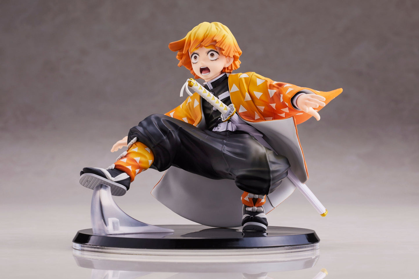 Aniplex: Demon Slayer: Kimetsu no Yaiba - Zenitsu Agatsuma 1/8 Scale Figure