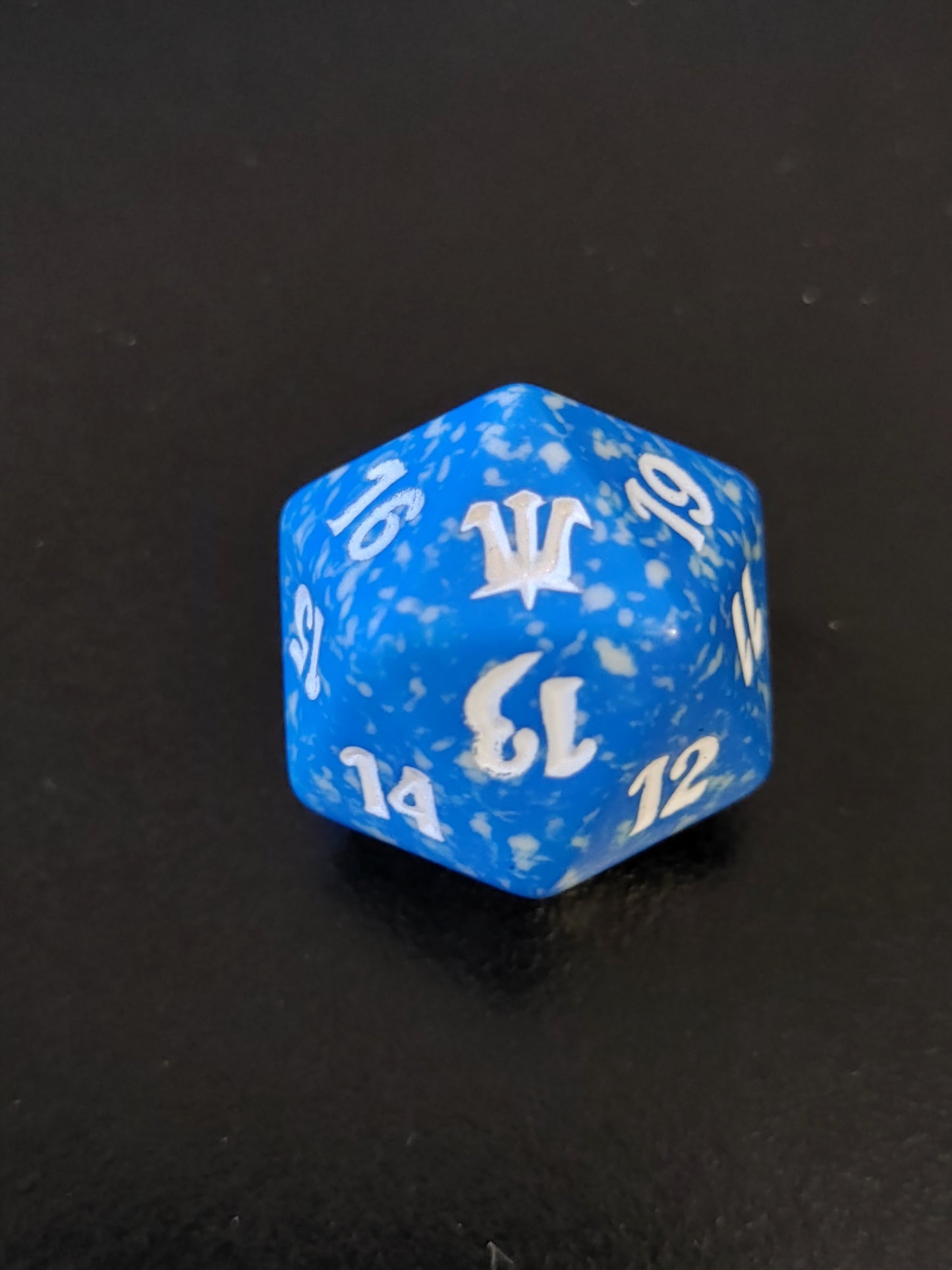 Magic the Gathering innistrad D20 blue spindown dice die