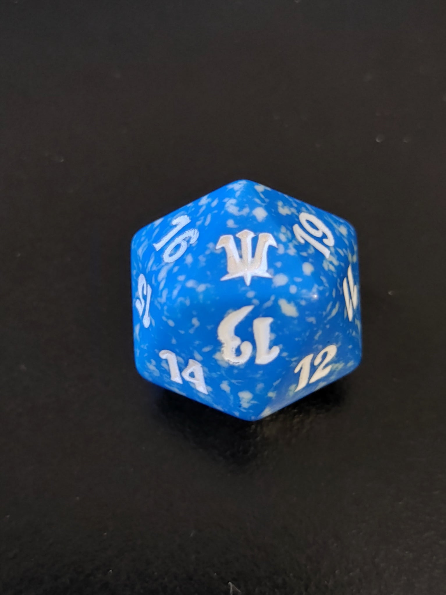 Magic the Gathering innistrad D20 blue spindown dice die